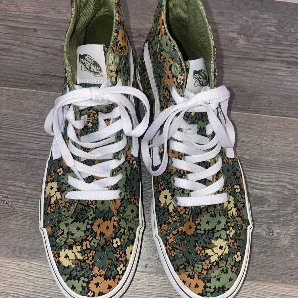 Vans Green and White Floral Platform Sk8-Hi
